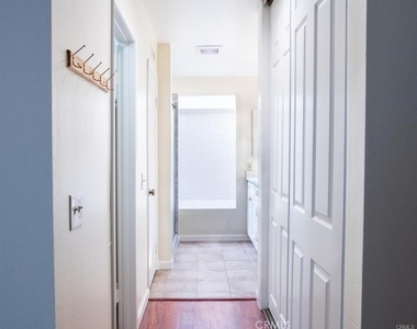 3608 Hemlock - Photo Thumbnail 11