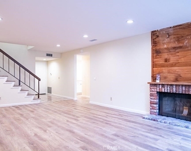 3608 Hemlock - Photo Thumbnail 1