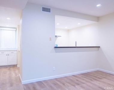 3608 Hemlock - Photo Thumbnail 3