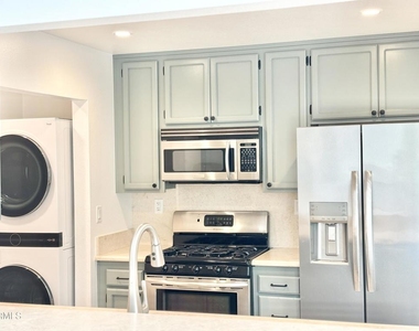 2287 Martinique Lane - Photo Thumbnail 7