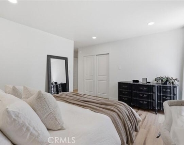 3700 Dean Drive - Photo Thumbnail 13