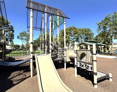 8546 Founders Grove Street - Photo Thumbnail 40