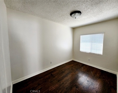 115 W Sunkist Street - Photo Thumbnail 5
