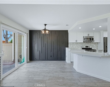 2285 Boxwood Place - Photo Thumbnail 5