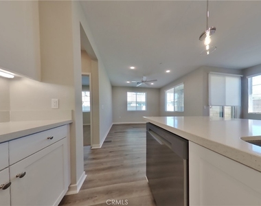 31726 Luther Drive - Photo Thumbnail 4