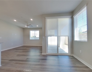 31726 Luther Drive - Photo Thumbnail 2