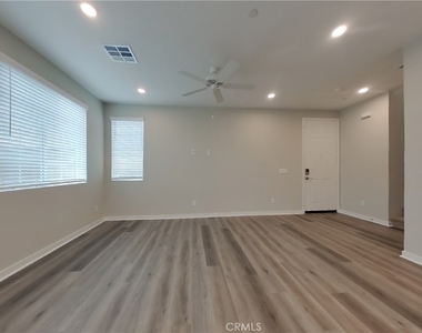 31728 Willowood Way - Photo Thumbnail 2