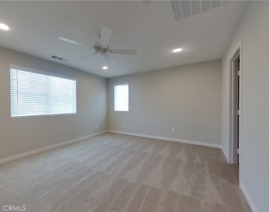 31646 Rosetta Street - Photo Thumbnail 5