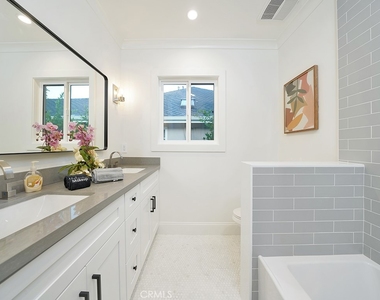 15440 Varden Street - Photo Thumbnail 25