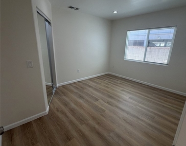 1038 Western Avenue - Photo Thumbnail 11