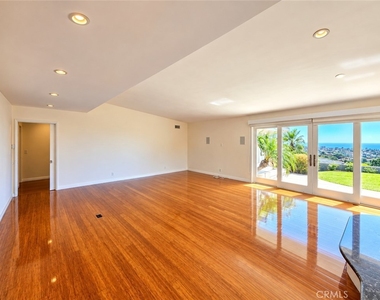 1156 Las Pulgas - Photo Thumbnail 2