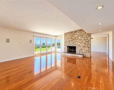 1156 Las Pulgas - Photo Thumbnail 3