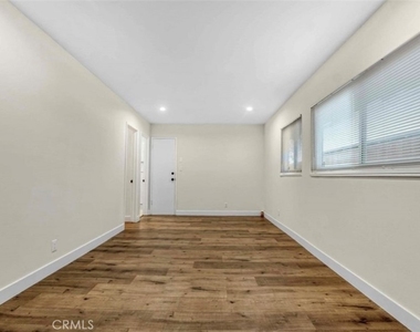 44335 Glenraven Road - Photo Thumbnail 16