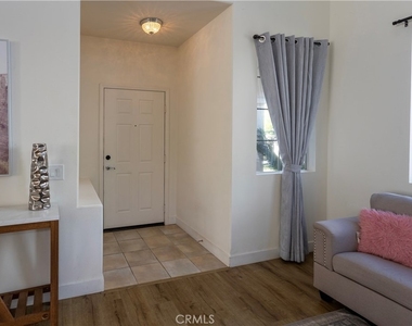 27604 Redwood Way - Photo Thumbnail 4