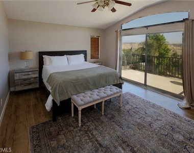 27604 Redwood Way - Photo Thumbnail 23