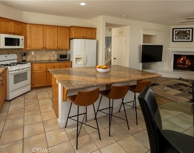 27604 Redwood Way - Photo Thumbnail 8