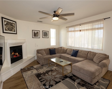 27604 Redwood Way - Photo Thumbnail 12