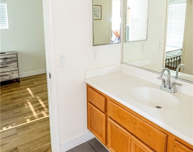 27604 Redwood Way - Photo Thumbnail 34