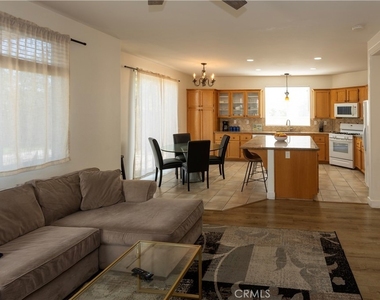 27604 Redwood Way - Photo Thumbnail 14