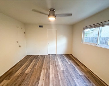 9952 Independence Avenue - Photo Thumbnail 25