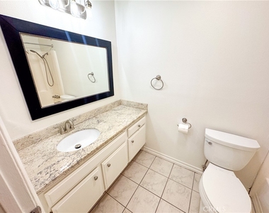 9952 Independence Avenue - Photo Thumbnail 17