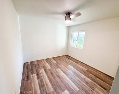9952 Independence Avenue - Photo Thumbnail 20