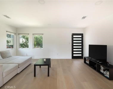 3023 Glendon Avenue - Photo Thumbnail 10