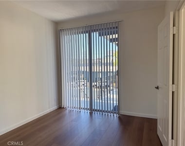 13223 Moorpark Street - Photo Thumbnail 4