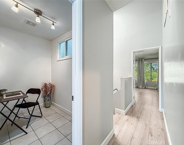 5249 Colodny - Photo Thumbnail 13
