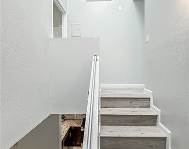 5249 Colodny - Photo Thumbnail 8
