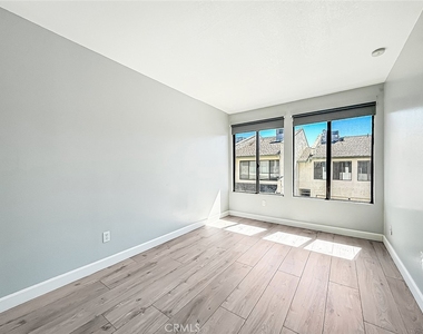 5249 Colodny - Photo Thumbnail 17