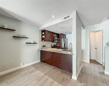 5249 Colodny - Photo Thumbnail 5