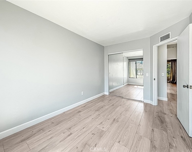 5249 Colodny - Photo Thumbnail 16