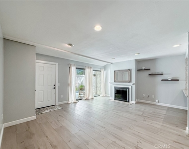 5249 Colodny - Photo Thumbnail 4