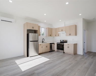 9707 Willis Avenue - Photo Thumbnail 8