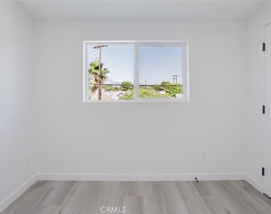 9707 Willis Avenue - Photo Thumbnail 17