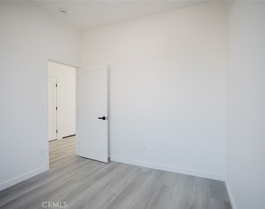 9707 Willis Avenue - Photo Thumbnail 19