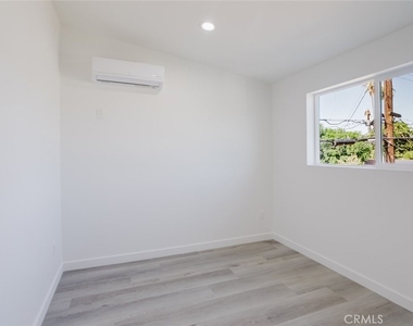 9707 Willis Avenue - Photo Thumbnail 16