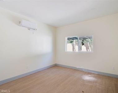 7227 Forbes Avenue - Photo Thumbnail 9