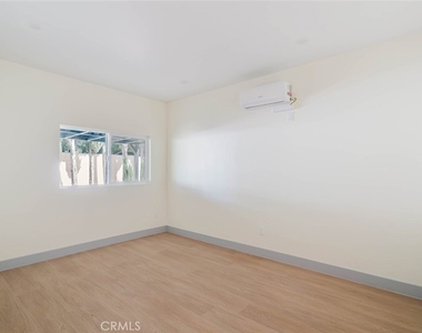 7227 Forbes Avenue - Photo Thumbnail 17