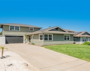 3546 Hillview Drive - Photo Thumbnail 2