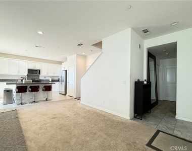13866 Farmhouse Avenue - Photo Thumbnail 4