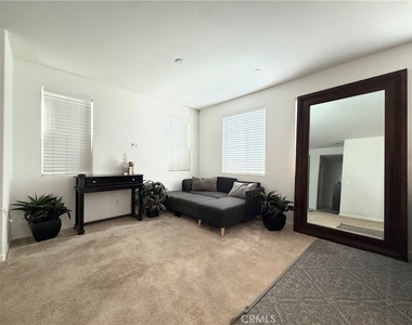 13866 Farmhouse Avenue - Photo Thumbnail 2