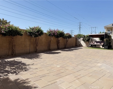 13866 Farmhouse Avenue - Photo Thumbnail 5