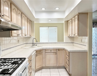 13946 Sandy Way - Photo Thumbnail 8