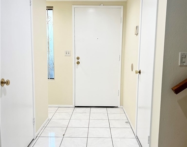 13946 Sandy Way - Photo Thumbnail 3