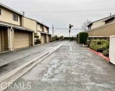13946 Sandy Way - Photo Thumbnail 2