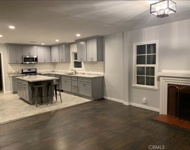 608 Drake - Photo Thumbnail 1