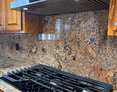 943 Gehrig Avenue - Photo Thumbnail 12
