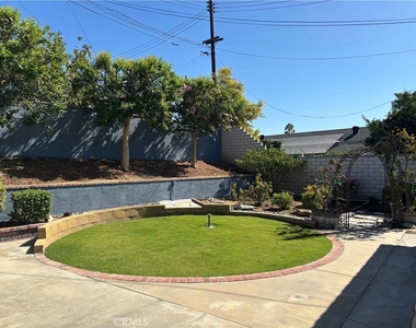 943 Gehrig Avenue - Photo Thumbnail 2